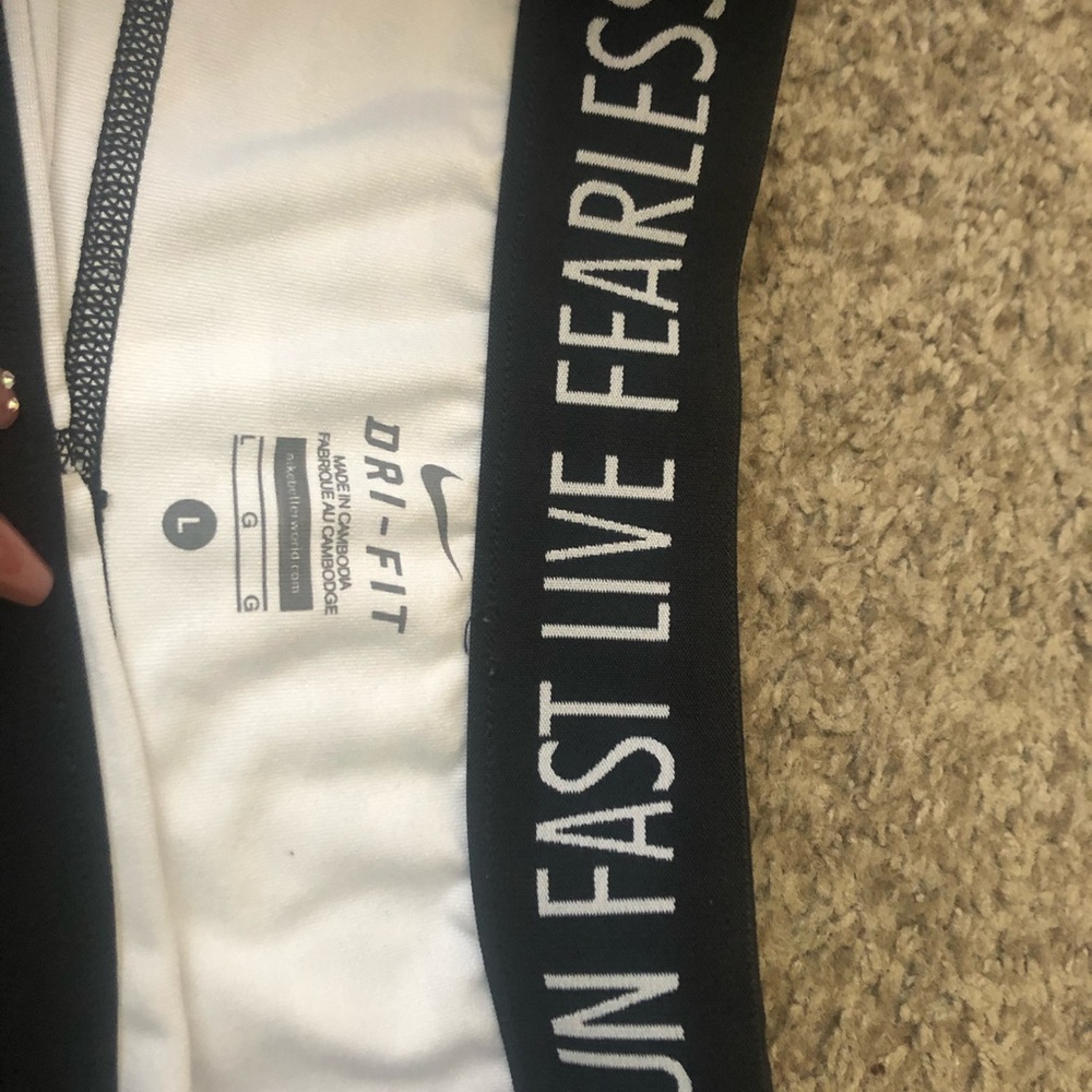 NIKE RUNNING SHORTS - Picture 4 of 5